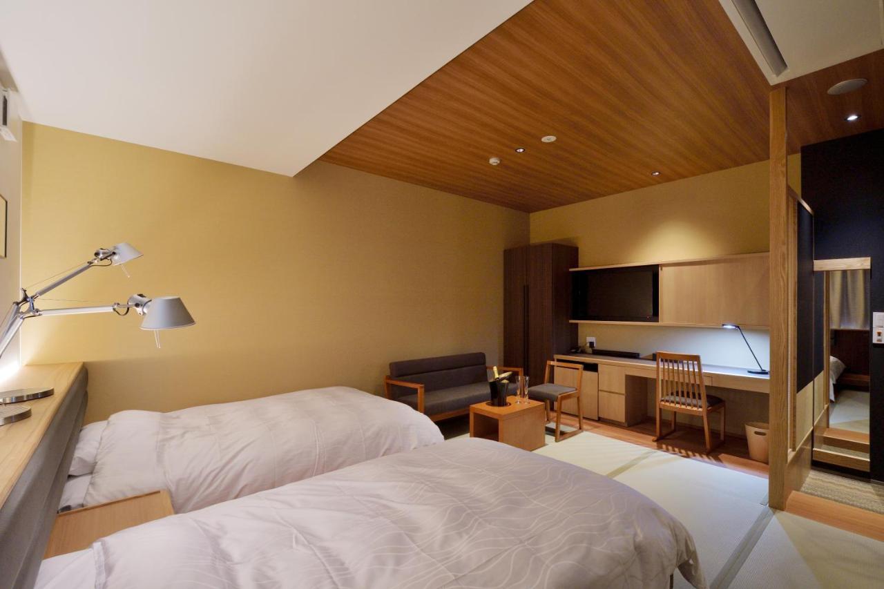 The Chelsea Breath Hotel Takamatsu Buitenkant foto