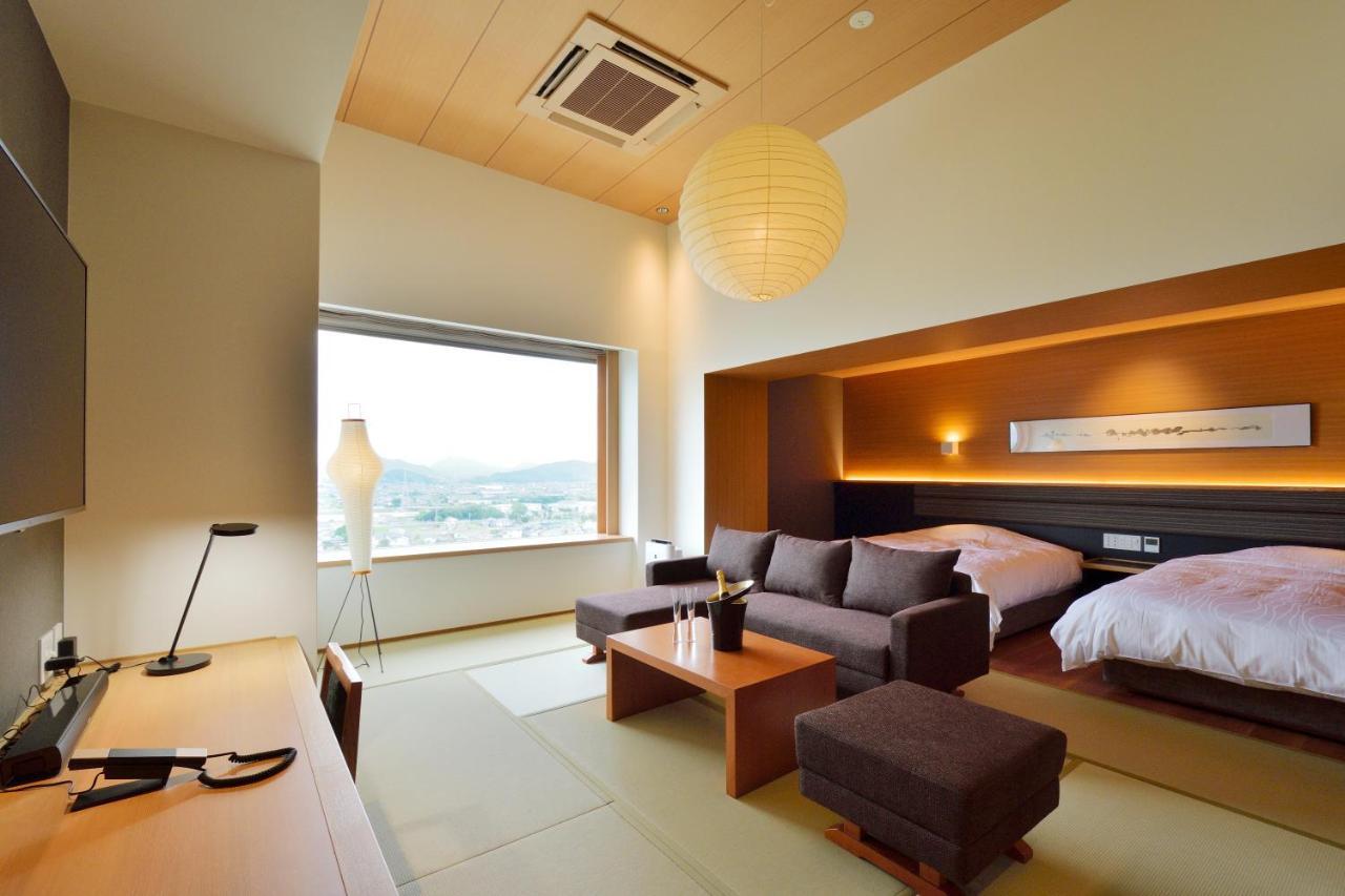 The Chelsea Breath Hotel Takamatsu Buitenkant foto